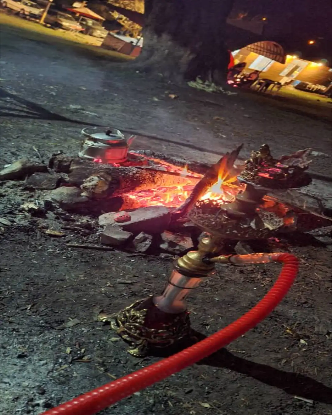 قلیان کشیدن در طبیعت و جاهای دیدنی