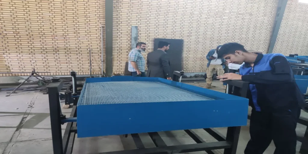 بررسی مشکلات تولید در ایران