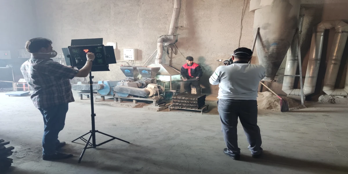 در حال تولید و ساخت مستند از کارگاه زغال فشرده