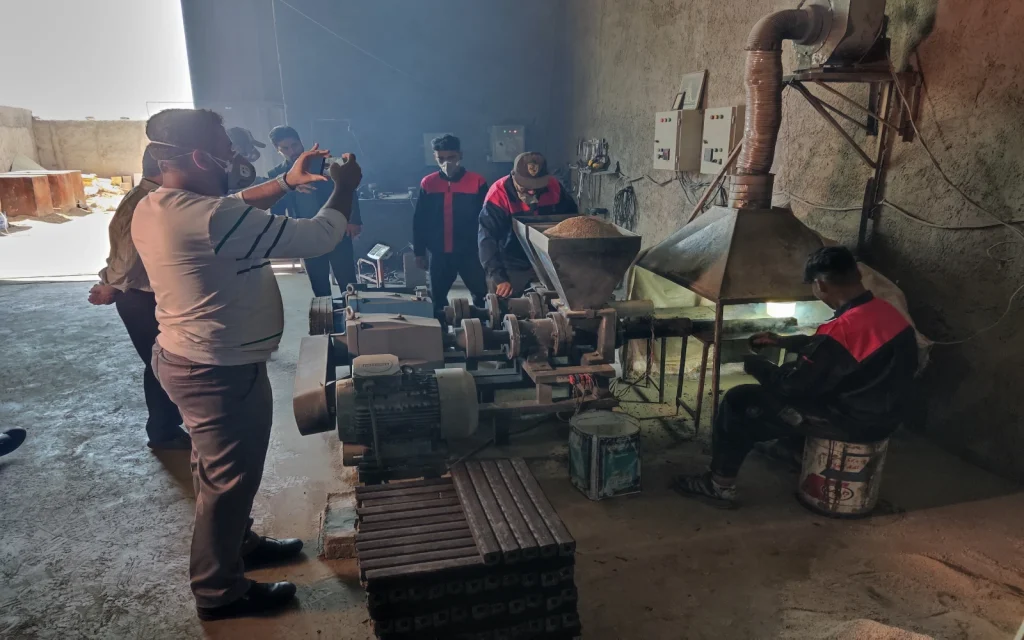 مستند کارآفرینی زغال فشرده